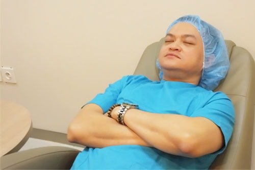 hedi-yunus-lasik-surgery-csec-min hedi-yunus-lasik-surgery-csec-min