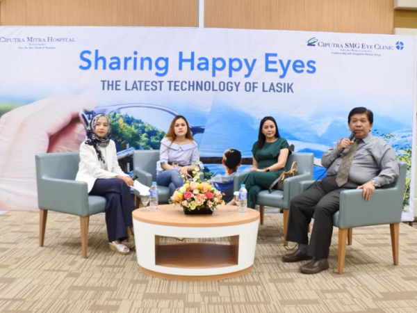 Sesi tanya-jawab bersama Dokter dan pasien lasik