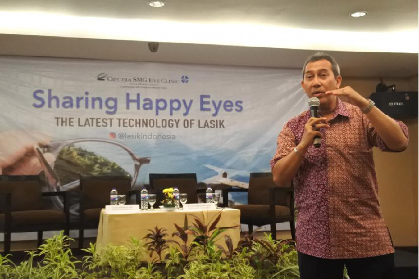 Dokter spesialis mata Ciputra SMG Eye Clinic, dr. Heru Mahendrata Singgih, Sp.M, sebagai pembicara.