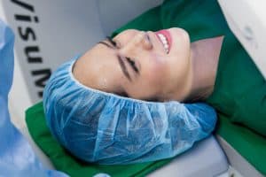 Berapa Lama Operasi LASIK?