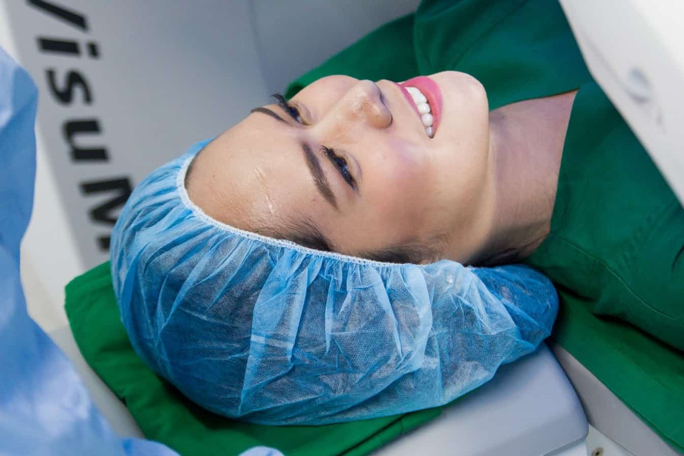 Berapa Lama Operasi LASIK?