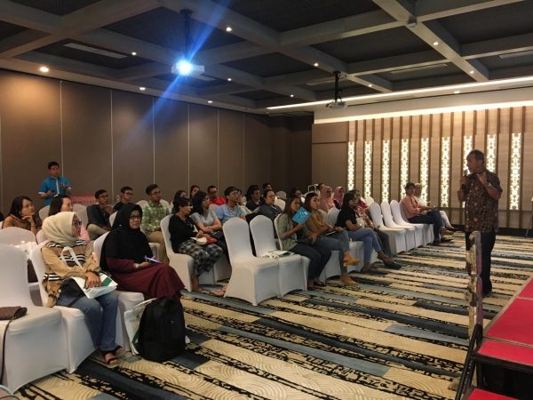 Sharing Happy Eyes Sharing Happy Eyes