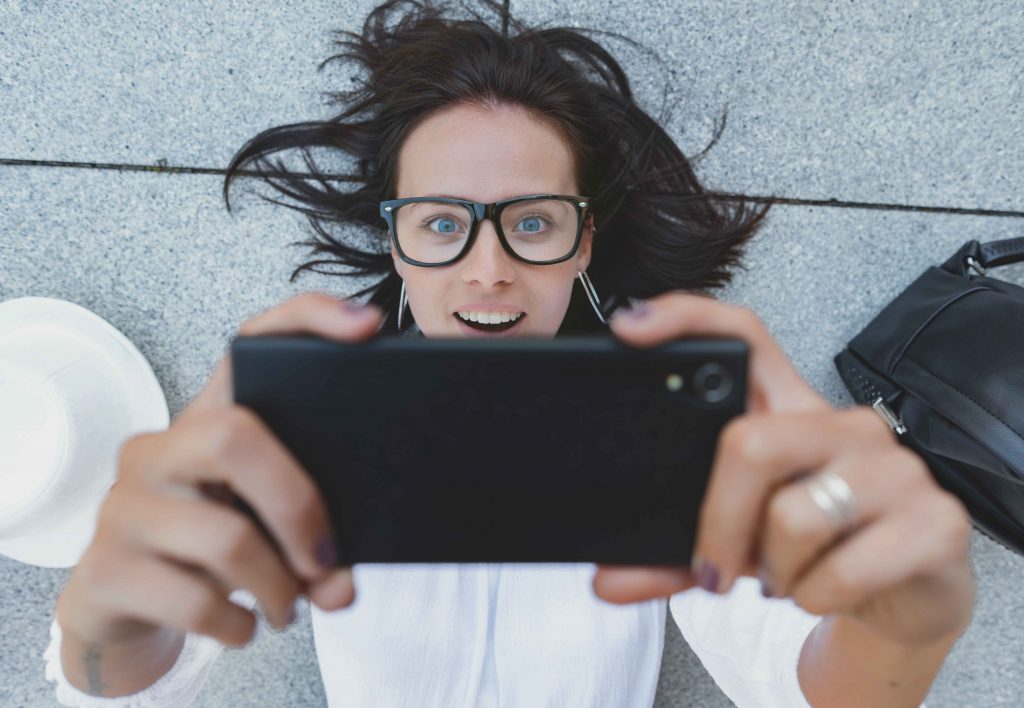 5 Cara Mencegah Mata Lelah Akibat Gadget