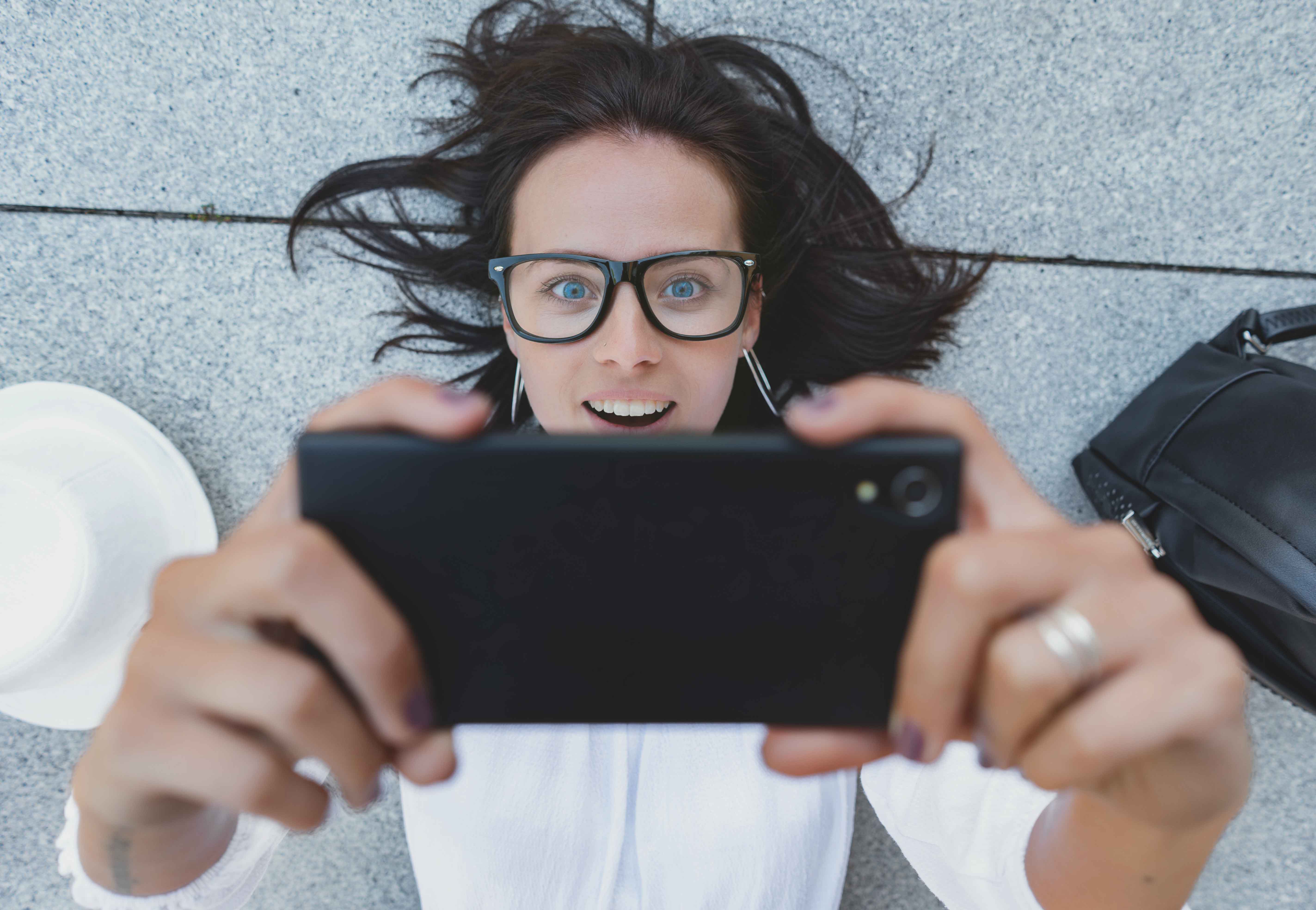 5 Cara Mencegah Mata Lelah Akibat Gadget