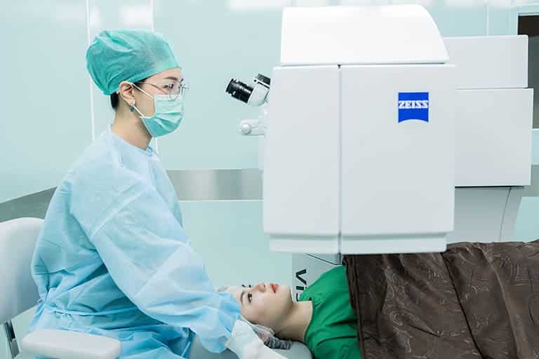 risiko dan manfaat lasik